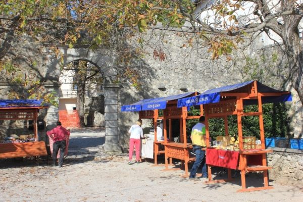 Il mercatino dei prodotti locali a Štanjel Slovenia