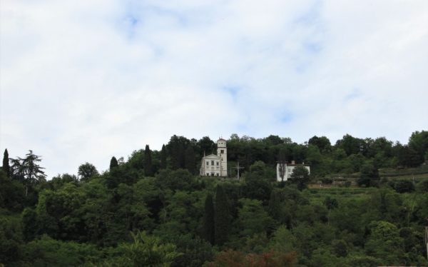 La chiesa della Beata Vergine del Soccorso sul Monte Quarin a Cormons
