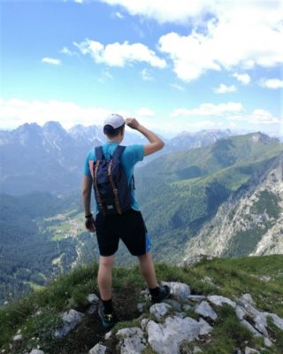 Riccardo Tomada sul Costone Stella lungo il sentiero Spinotti nelle Alpi Carniche
