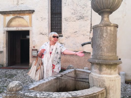 La fontana sullo slargo della Chiesa di Santa Caterina ad Asolo