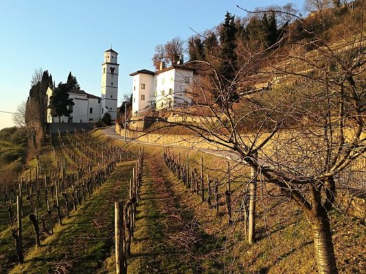 La chiesa della Beata Vergine del Soccorso sul Monte Quarin a Cormons