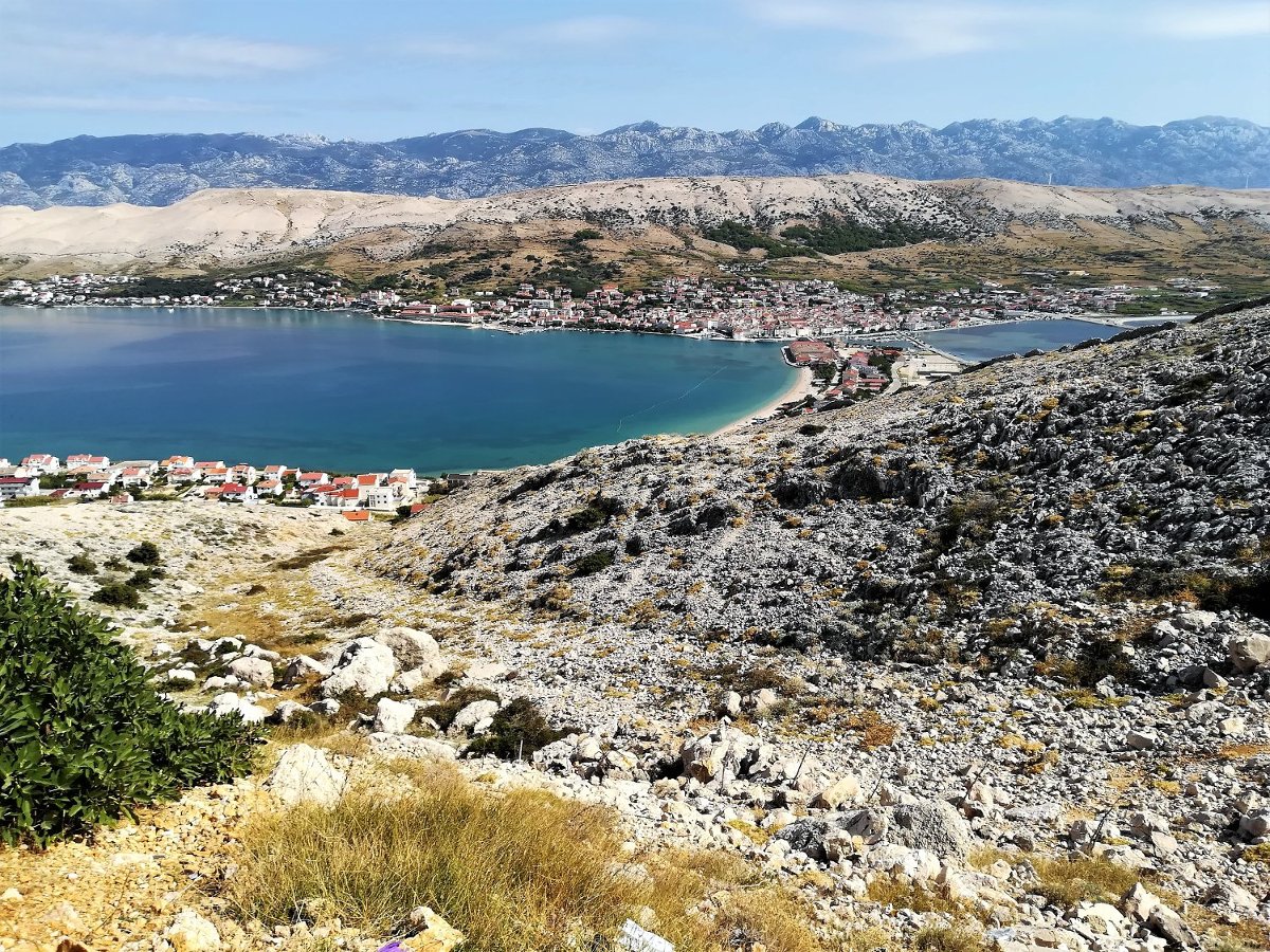 Panorama della città di Pag in Croazia