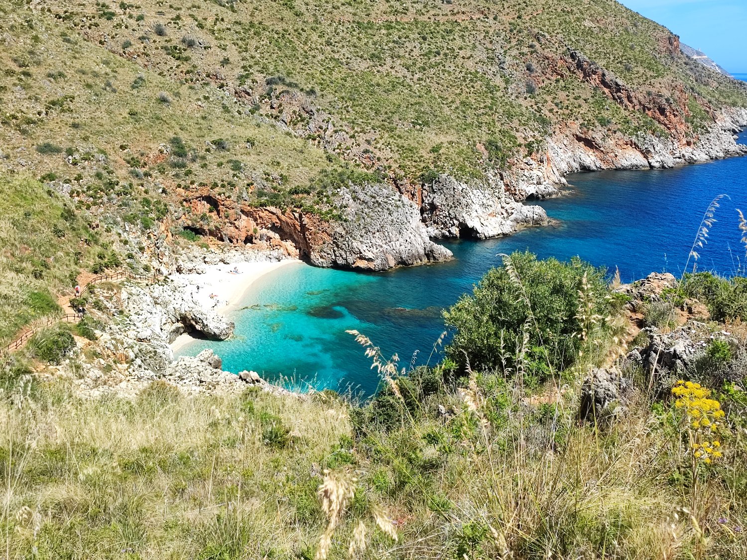 Cala Capreria nella Riserva Naturale dello Zingaro in Sicilia