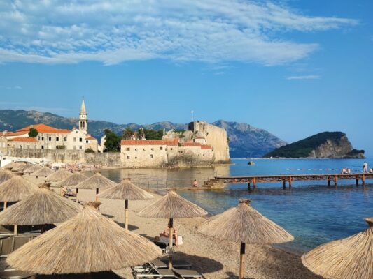Panoramica sul centro storico di Budva