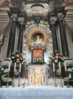 L'altare della chiesa del Monastero di Castagnevizza a Nova Gorica